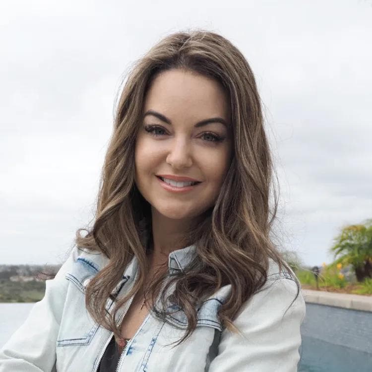 Tracy Lloyd's Profile Picture