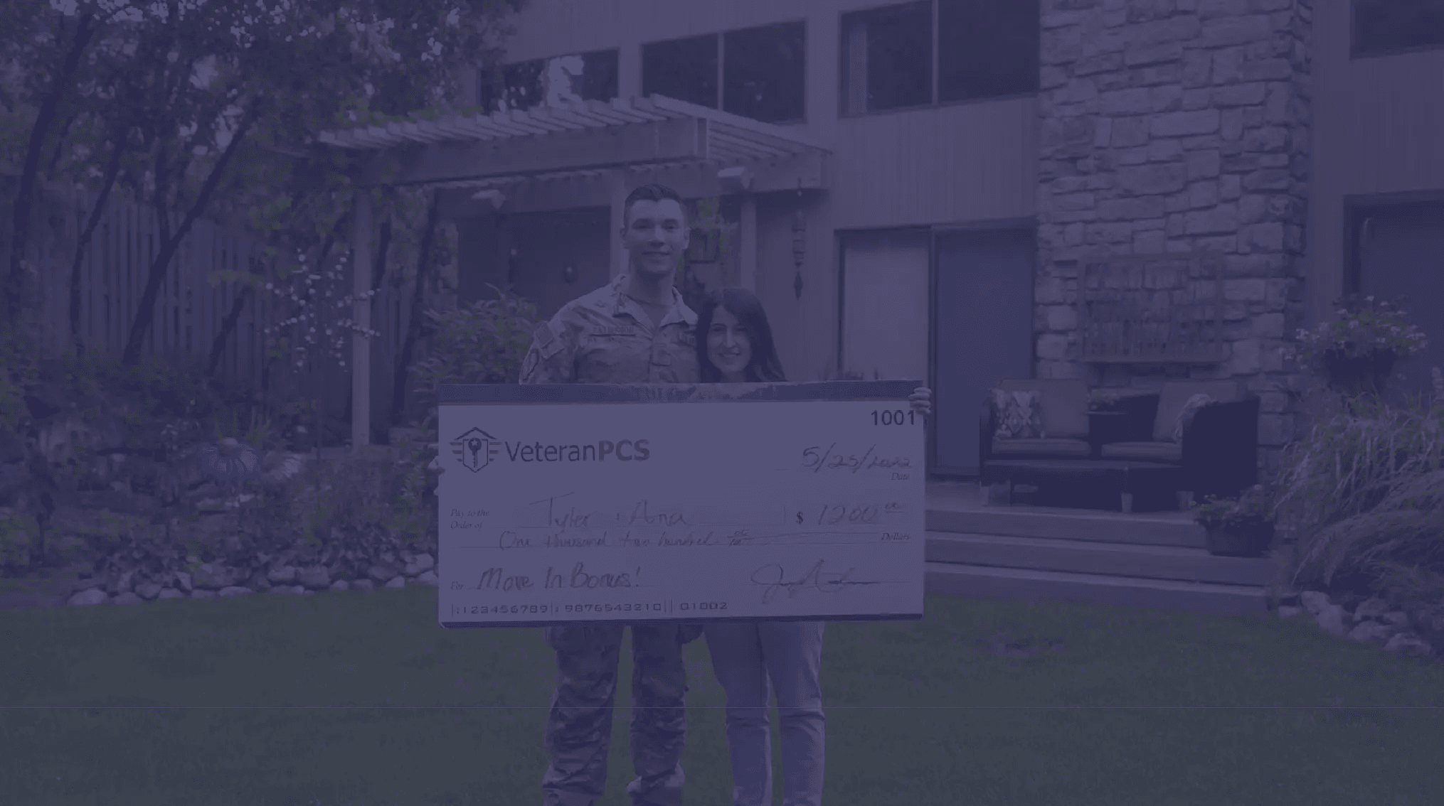 A military couple receives their cash back at close from VeteranPCS